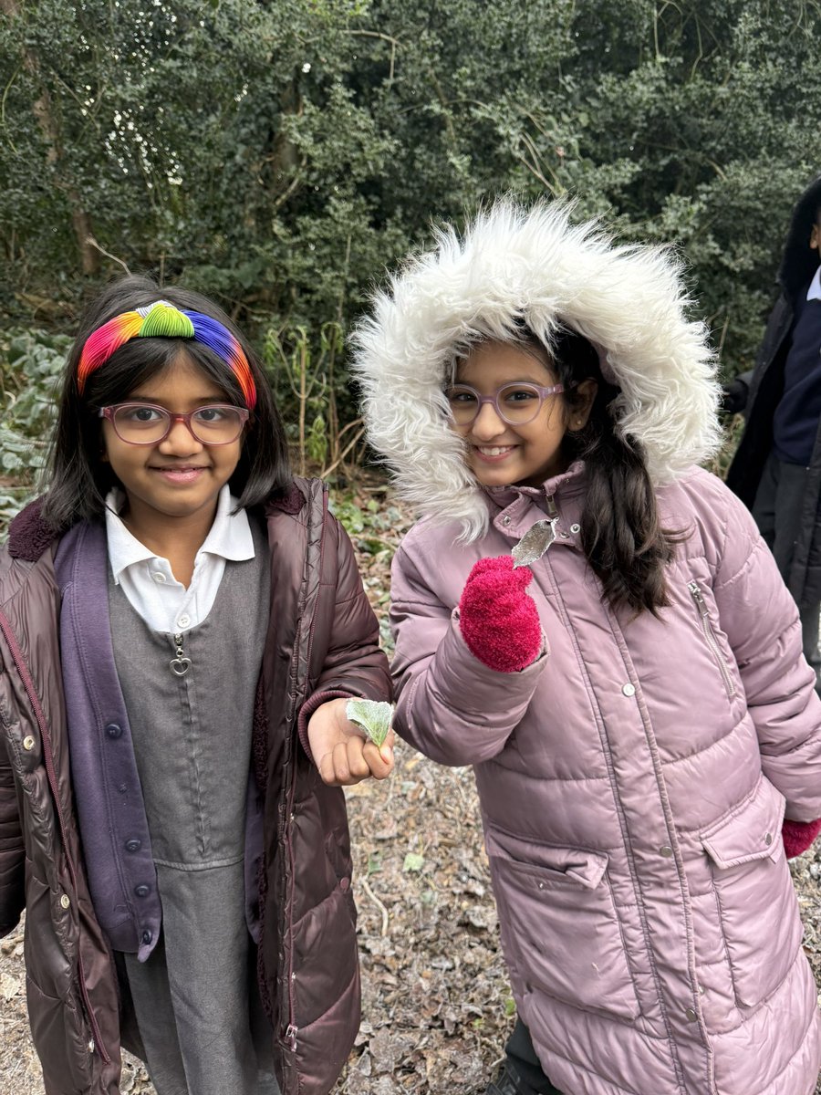 The Year 3 children set off on a nature scavenger hunt in their English lesson, hunting for twisted twigs, frosty leaves, and magical treasures to sprinkle some enchantment into their spell-tastic poems! 🍃❄️ 🪄<a href="/BFS_Watford/">Beechfield School</a> <a href="/HeadBeechfield/">HeadBeechfield</a> <a href="/mrs_diwanBF/">Mrs Diwan</a>