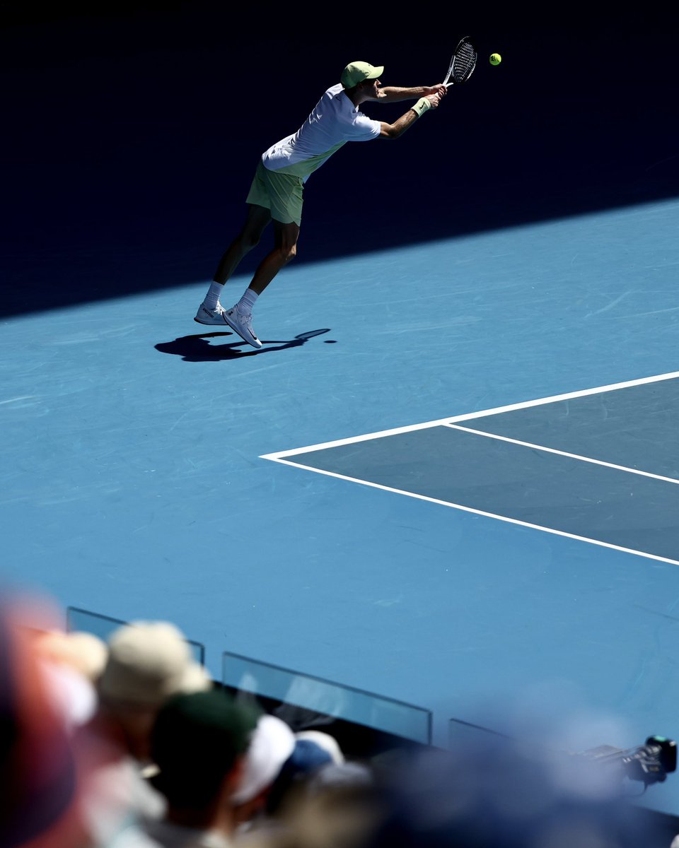 janniksin's tweet photo. Forza 💪🏻💪🏻 Happy about my first match of 2025 🇦🇺 @AustralianOpen https://t.co/XkxaGJoMac