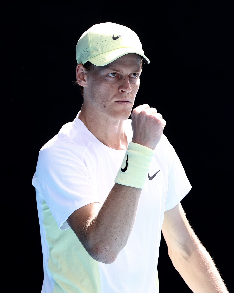 janniksin's tweet photo. Forza 💪🏻💪🏻 Happy about my first match of 2025 🇦🇺 @AustralianOpen https://t.co/XkxaGJoMac