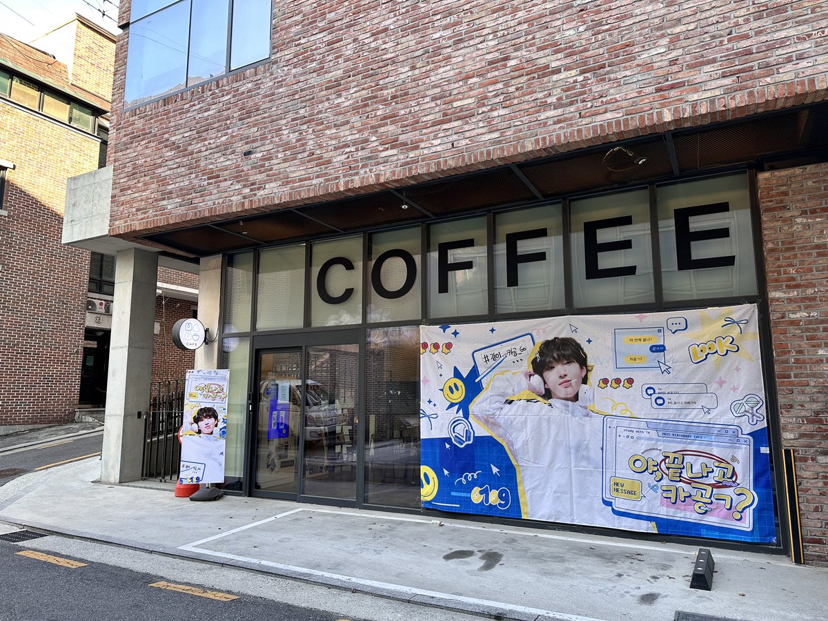 cafe_mamu's tweet photo. 정성 가득하게 꾸며졌던 
 생일카페 현장 사진도 첨부합니다 💕 https://t.co/ERAoT28phm