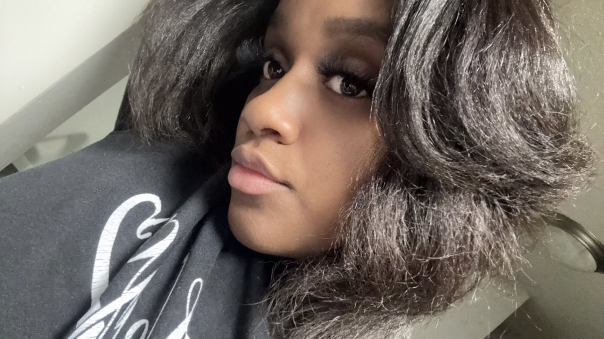 __ames's tweet image. Cold🥶🖤