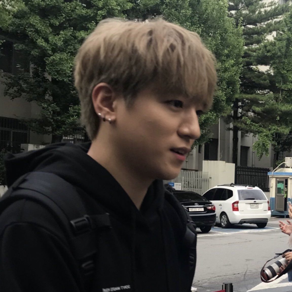 2A_aaee's tweet photo. #햄얼

- 도욵아, 지금 몇 신줄 아나.
- 햄아 내 얼라 아이다.

옹알이하던 때부터 봐왔던 둘은 성인이 된 지금도 옆집에 붙어 산다. 십몇년간 그랬던 것처럼 성짅은 도욵을 챙겼고 도욵은 싫은 척하면서도 말을 잘 들었다. 평생을 계속 그렇게 살 줄 알았는데,

햄아 뭐라고? 애인이 생겨? https://t.co/b7WVUouGln