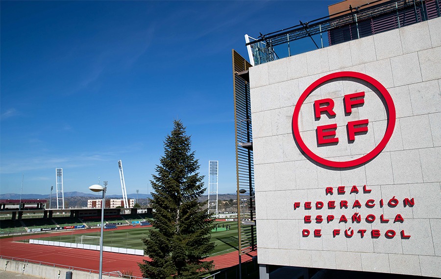 👀 Eres entrenador/a colegiad@ de Fútbol o Fútbol Sala de categoría nacional❓

Únete al ‘𝗣𝗿𝗼𝗴𝗿𝗮𝗺𝗮 𝗙𝗼𝗿𝗺𝗮𝗰𝗶𝗼́𝗻 𝗜𝘁𝗶𝗻𝗲𝗿𝗮𝗻𝘁𝗲 𝗘𝗻𝘁𝗿𝗲𝗻𝗮𝗱𝗼𝗿𝗲𝘀 <a href="/rfef/">RFEF</a>’

🎯 Sigue tu proceso de aprendizaje junto a técnicos 🔝

👉 bit.ly/ItineranteRFEF

#EntrenadorRFEF