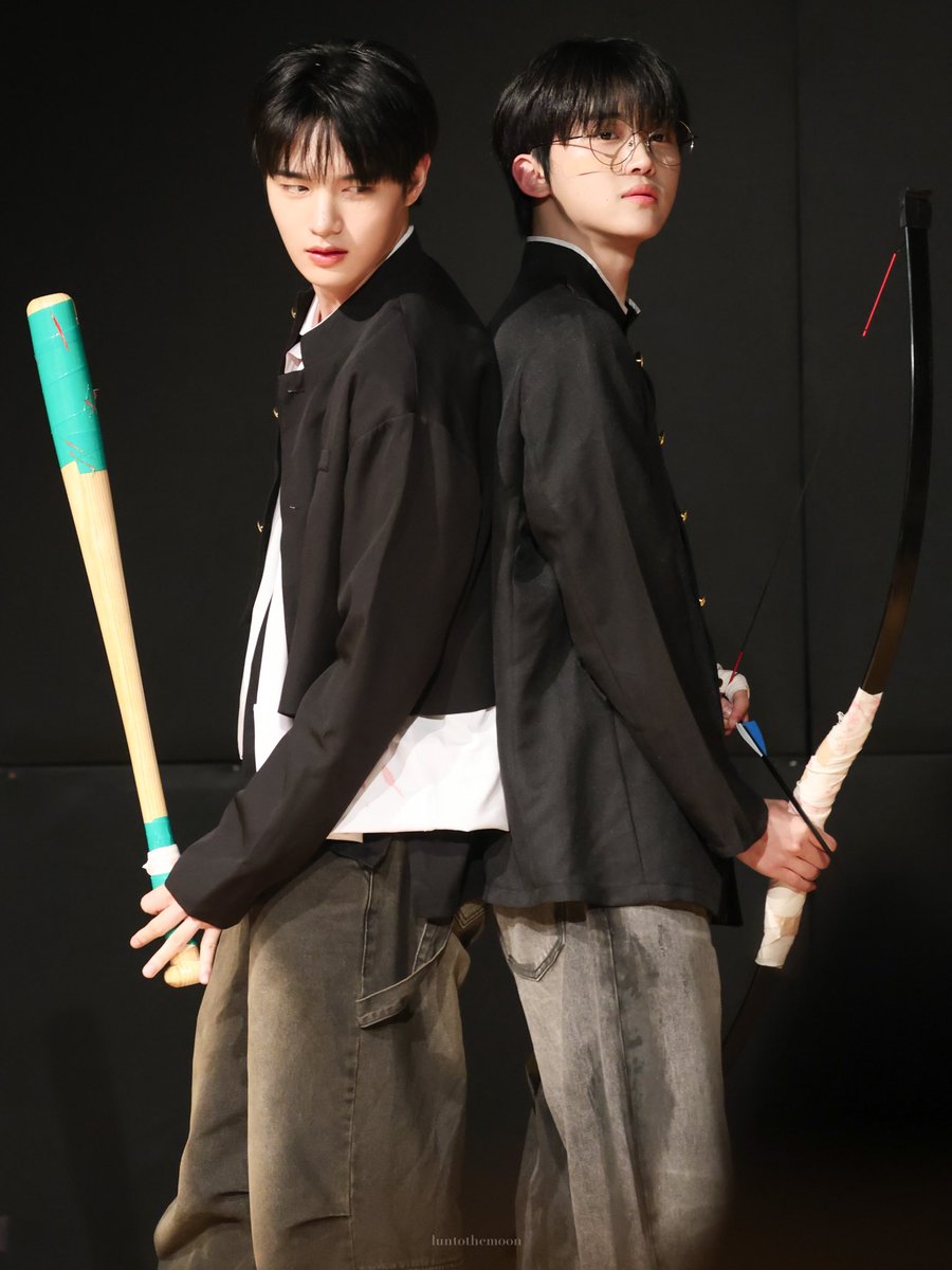 luntothemoon's tweet photo. 241117 대면팬싸

🏹⚾️

#은호 #지은호 #JIEUNHO #비타밍
#DOHYUN #도현 #루네이트 #LUN8 #ルネイト https://t.co/e5jbM78ZbA