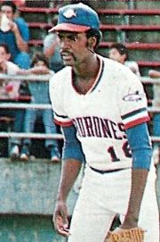 javiergon56's tweet photo. NATALICIO DE INOLVIDABLE LANZADOR
13/1/1953: Nace en Tulare, California, EE. UU, Odell Jones, quien aún es recordado por los seguidores de los Tiburones, club con el que jugó 7 temporadas (1979-1988) y dejó marca de 29 y 17 , con una efectividad de 2.52 en 432.1 innings. (Hilo) https://t.co/gHfR8gfbn4