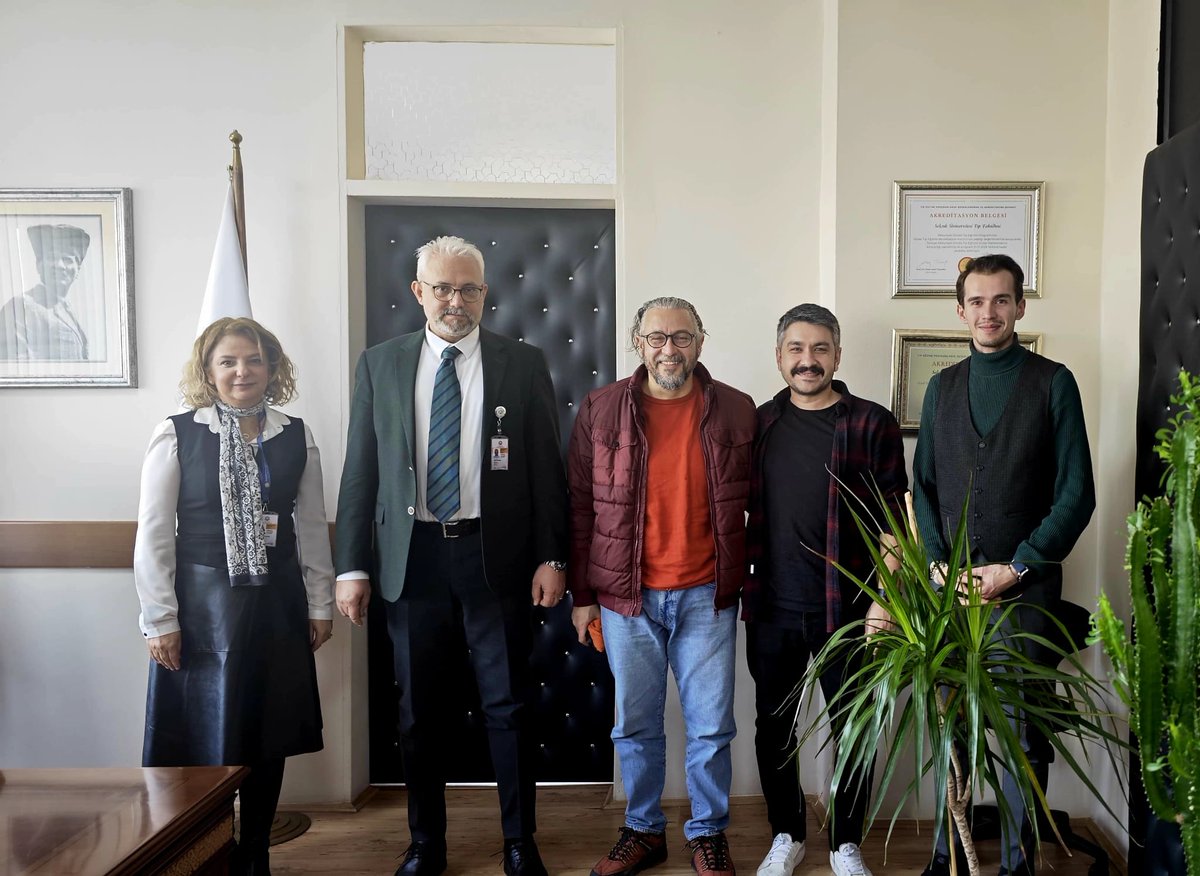 SUTIPFAKULTESI's tweet photo. Selçuklu Sanat Akademisi Yönetiminden Dekanlığımıza Ziyaret
https://t.co/9J9QEE1TwM https://t.co/mY2zwyA483