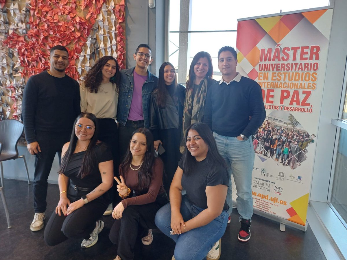 --☮️🥰--We want to start the year by saying goodbye to Professor Raquel Cabral from Brazil, who finished teaching the course SBG082 Communication for Peace on Friday, January 10☮️🥰.