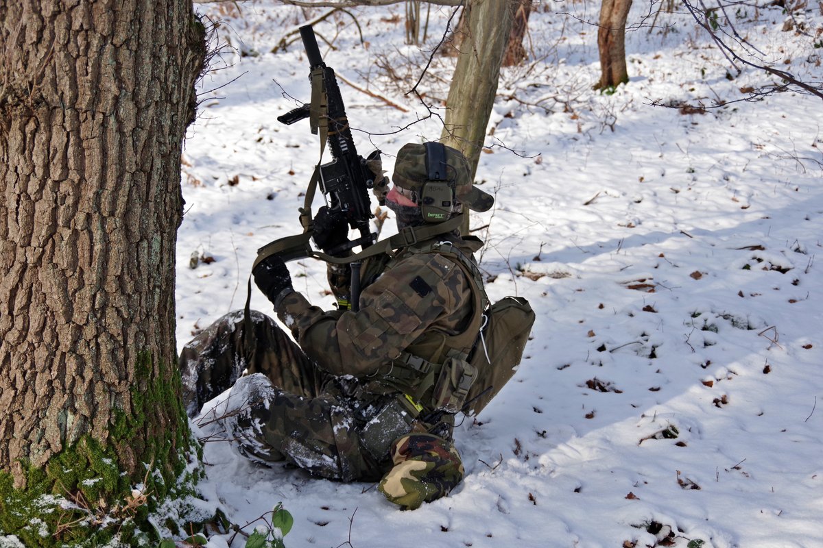 JS 2077 Krakow tweet media