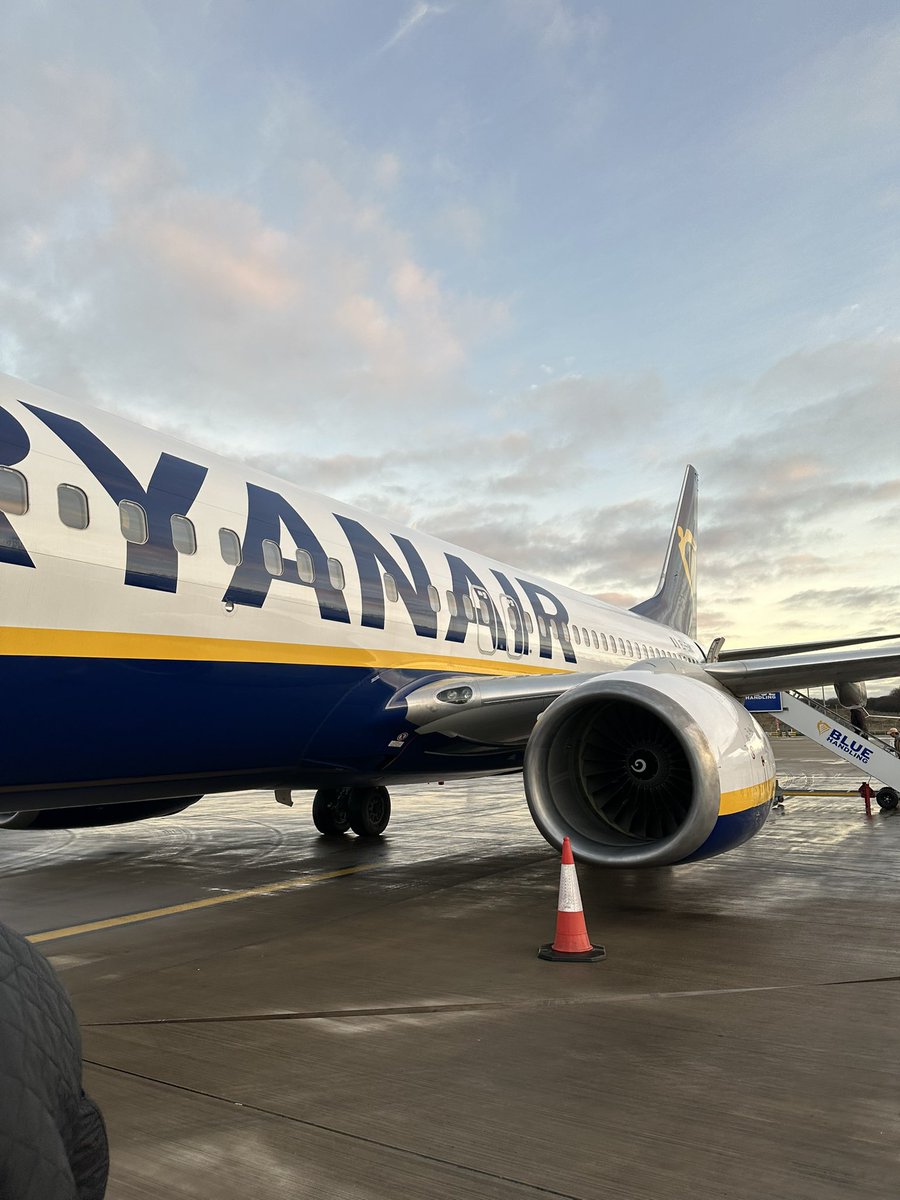 NickGoldingF1E's tweet photo. On the plane early, taking-off late. 2025 travels is go! https://t.co/sOKujd7CSq