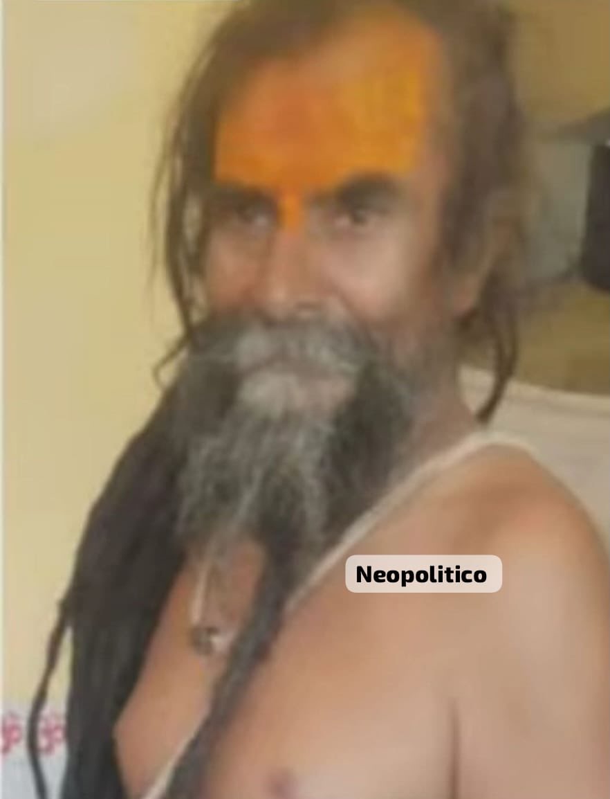 Shubham_fd's tweet image. Pujari of a Ram Temple is kiIIed by sIitting his neck in Kushinagar, UP. 65-year-old Janeyudhari was the Pujari of RamJanki temple and his body was found with various injuries. It happened hardly one KM away from the police station. Villagers are protesting against the police for…