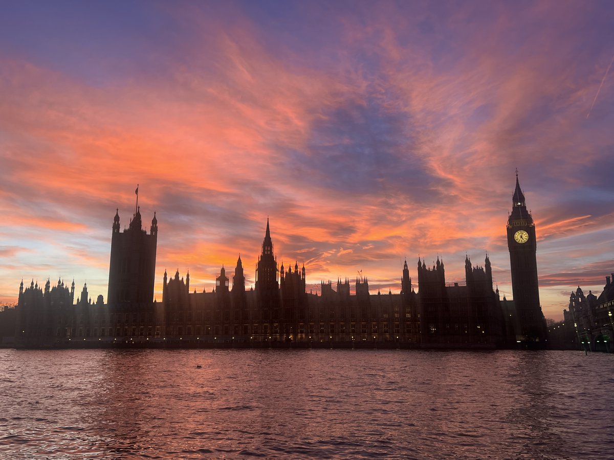Notre Dame London tweet media