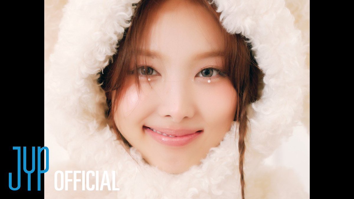 Yes, I am Nayeon.

❤YouTube: youtu.be/KZfHoUpazj8 
💚NAVER TV: tv.naver.com/v/67952260 

🎧 STRATEGY
TWICE.lnk.to/STRATEGY 

#TWICE #트와이스 #NAYEON #나연 #YesIamnayeon