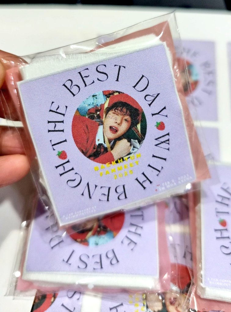 kjmwifey0522's tweet photo. Fan support ko ay random abot na lang sa makikita kong legit Exo-L dahil konti lang mga ito. Kahit ano lang po maibigay ko sa 3 ito:

1. Pocket mirror
2. 2ml scent
3. Mini cotton pad

See you on Feb 2, @weareoneEXO @B_hundred_Hyun , @benchtm and Exo-Ls!!! 😊 https://t.co/4cCpwDnPAZ