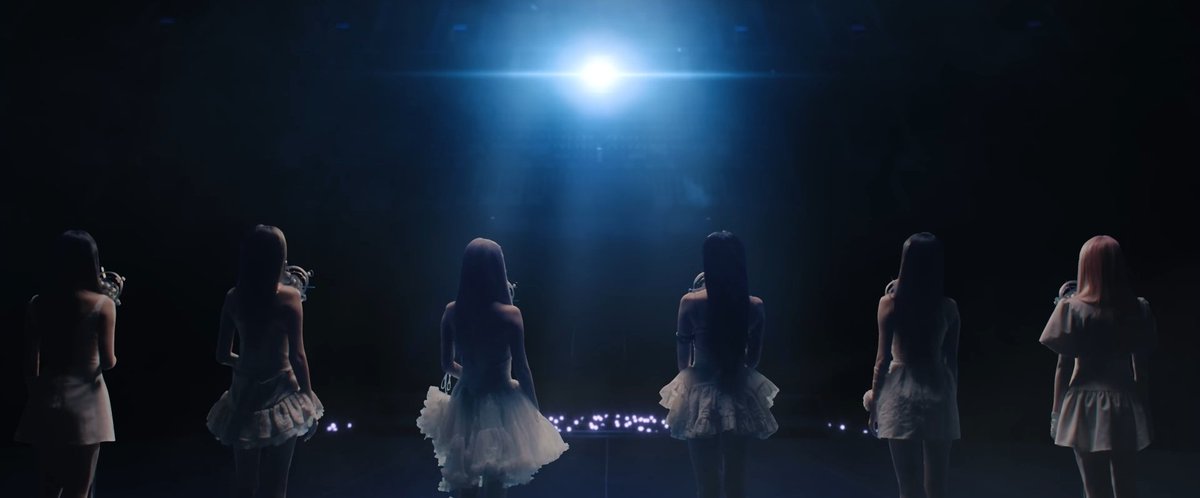 yujugcfs's tweet photo. thank you gfriend keeping your promise and come back to us 🥹❤️‍🩹🫂 https://t.co/h1iElLDowu
