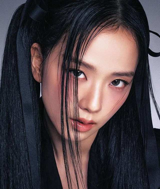 PopBase's tweet photo. JISOO will make her return to both acting and music in February.

• Newtopia — Feb. 7th
• Solo comeback — Feb. 14th https://t.co/Z7WKUMlNdO