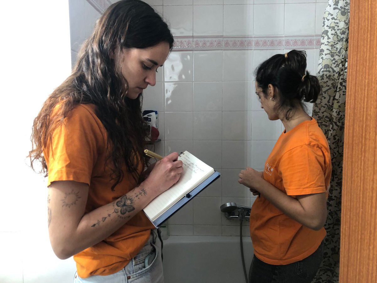 La Júlia Andrés s’ha incorporat a l’equip de professionals d’atenció directa de <a href="/nexefundacio/">Nexe Fundació</a> com a terapeuta ocupacional. Treballa conjuntament amb cuina, logopèdia i fisioteràpia, i quan detecta una dificultat en l’autonomia, analitza l’activitat i l’adapta