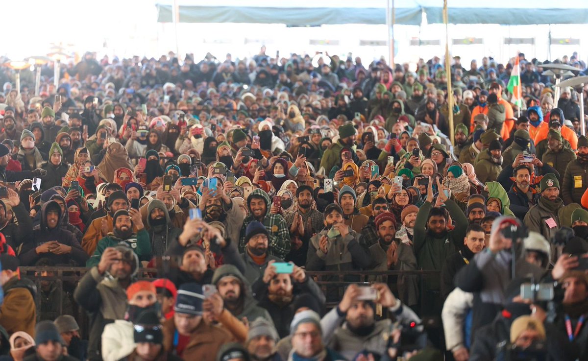 narendramodi's tweet photo. Addressed a public meeting in Sonamarg. Our Government is fully committed to fulfilling the aspirations of the people of Jammu and Kashmir. We will continue focussing on furthering 'Ease of Living' and providing top quality infrastructure. https://t.co/5WjLl69ass