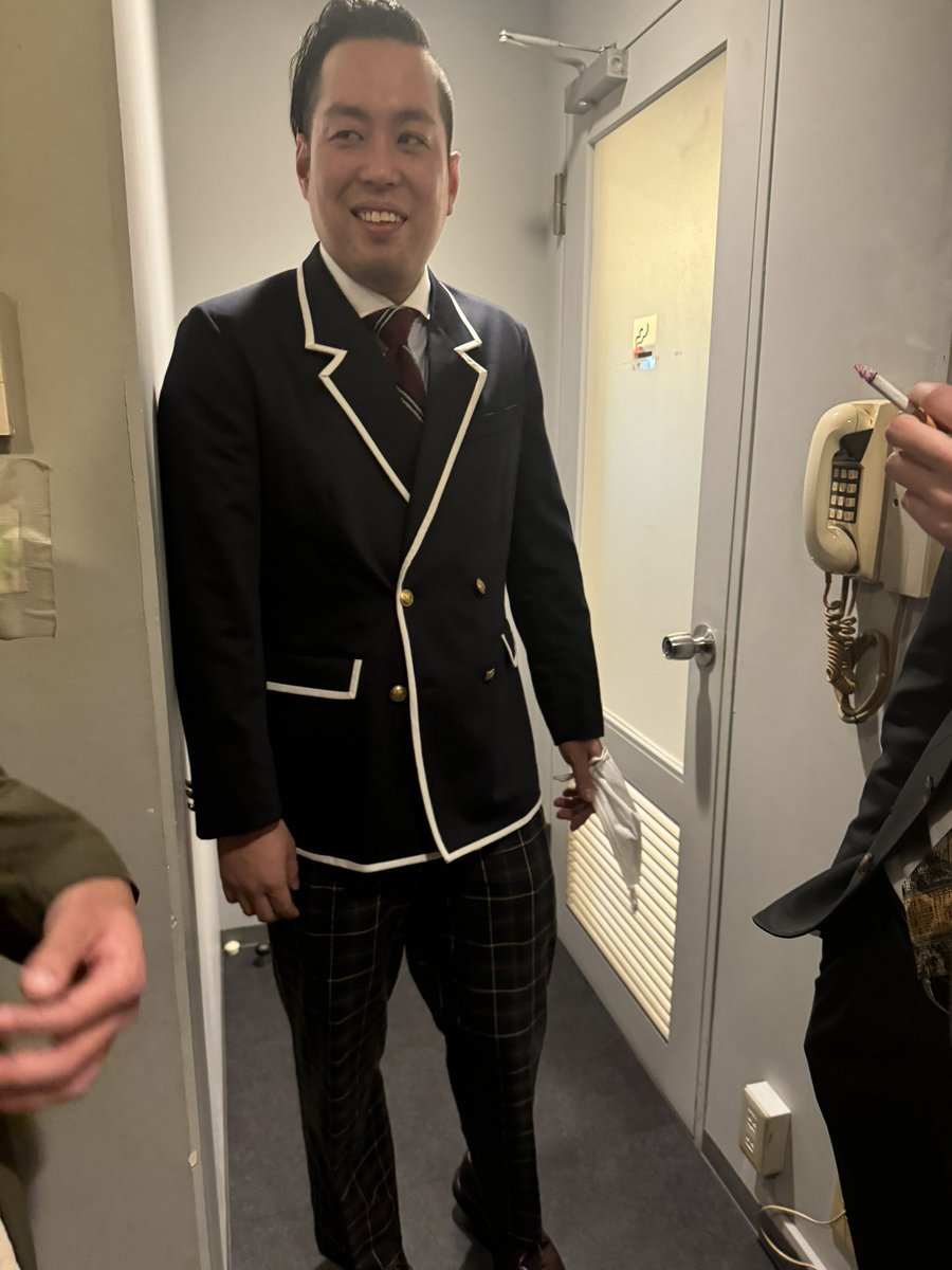 morishimc's tweet photo. 学園モノのＡＶ男優だ！ https://t.co/Dt1Vy5TcHM