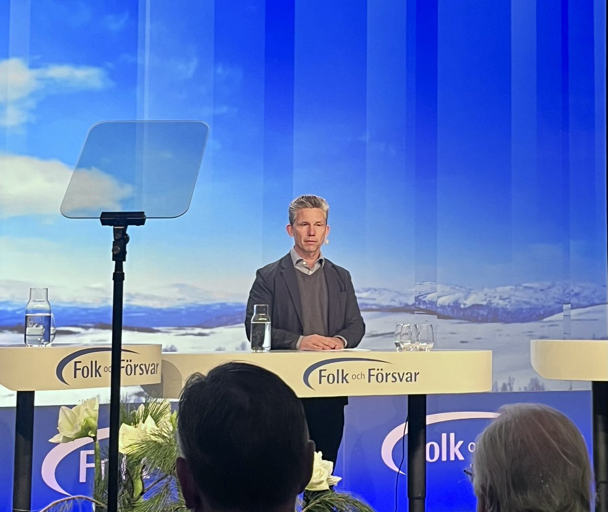 Anna Wieslander (@annwieanna) on Twitter photo Sweden now shifts from donation of existing defence materiel to #Ukraine to production and direct delivery to 🇺🇦 from 🇸🇪 defence industry says DM <a href="/PlJonson/">Pål Jonson</a> at #Sälen #fofrk #föpol <a href="/AtlanticCouncil/">Atlantic Council</a> Sweden now shifts from donation of existing defence materiel to #Ukraine to production and direct delivery to 🇺🇦 from 🇸🇪 defence industry says DM <a href="/PlJonson/">Pål Jonson</a> at #Sälen #fofrk #föpol <a href="/AtlanticCouncil/">Atlantic Council</a>