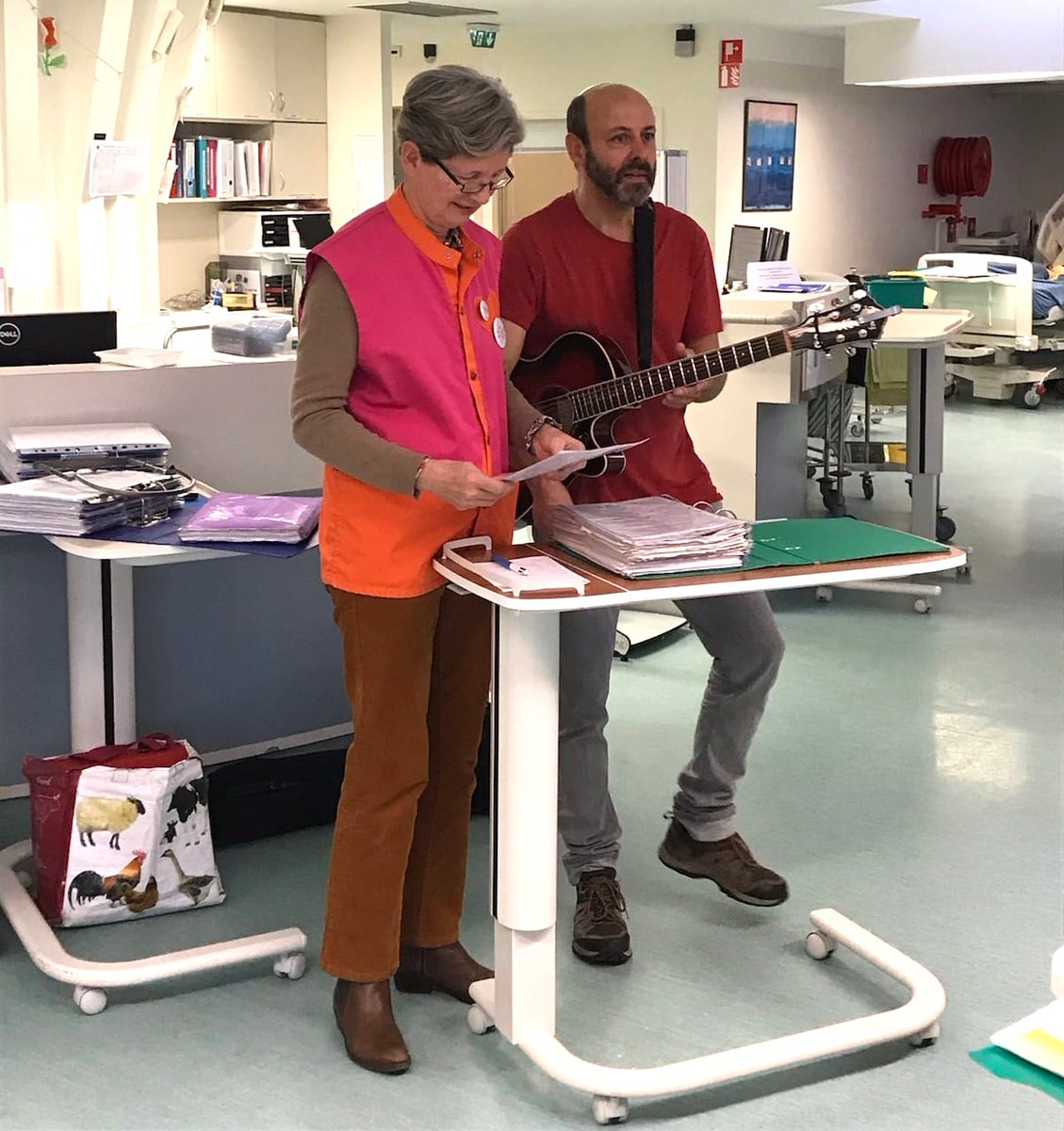 🧶🎵 Les activités reprennent en ce début d’année 🎵🧶
Ateliers crochet, pâtisserie, magie ou musique : nos Blouses Roses redoublent de créativité pour apporter rires et réconfort 💕
Merci à nos #bénévoles pour ces moments de partage 🙌
#Animations #Solidarité #LesBlousesRoses