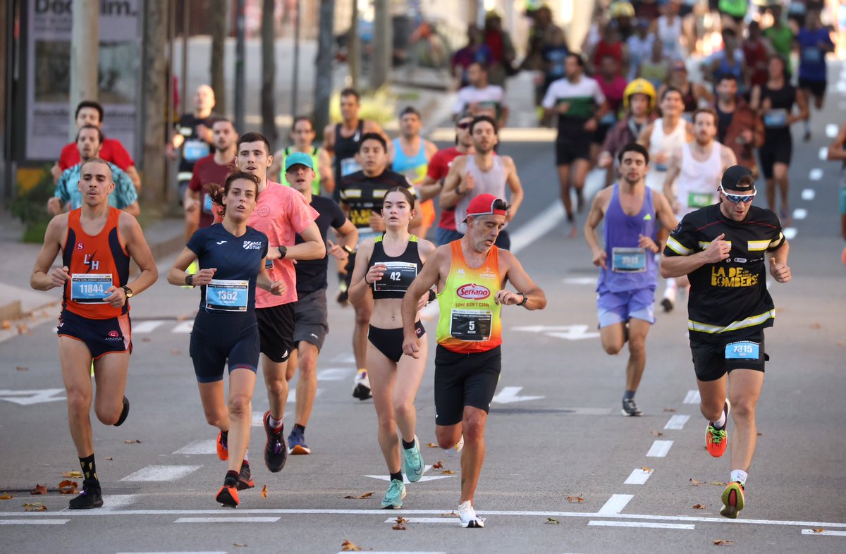 🏃🏻‍♀️🏃🏻 Quina serà o ha sigut la vostra primera cursa de l’any? 

#vuelingcursabombers