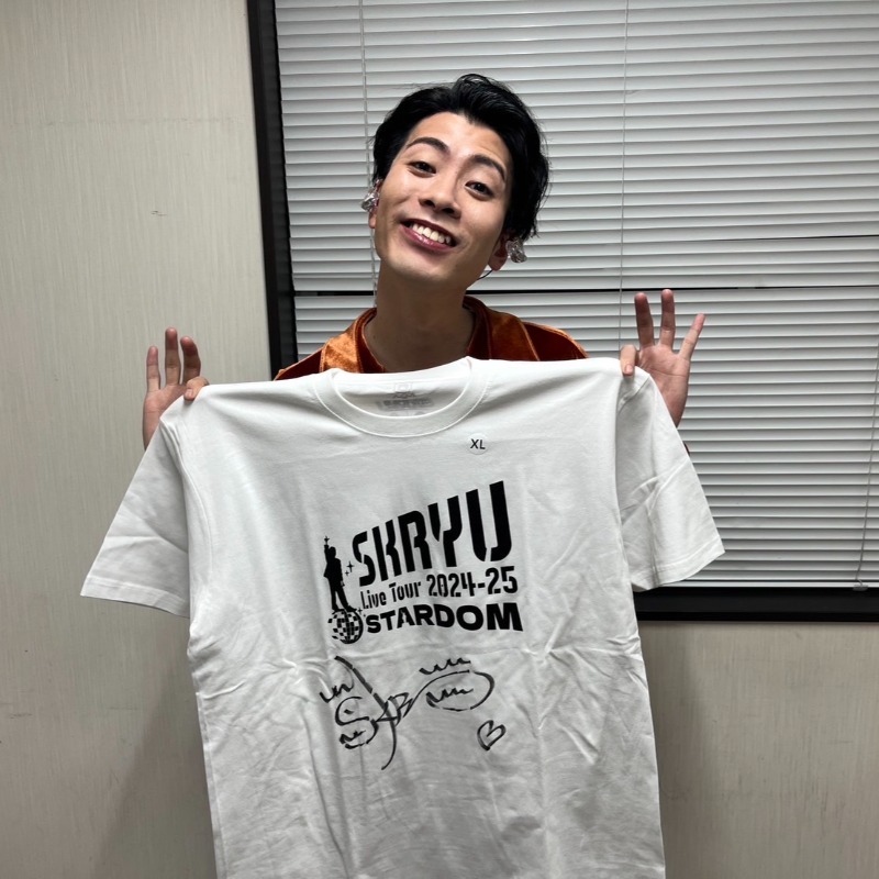 お知らせ📣／ SKRYU サイン入りTシャツを 1名様にプレゼント🎁 □応募