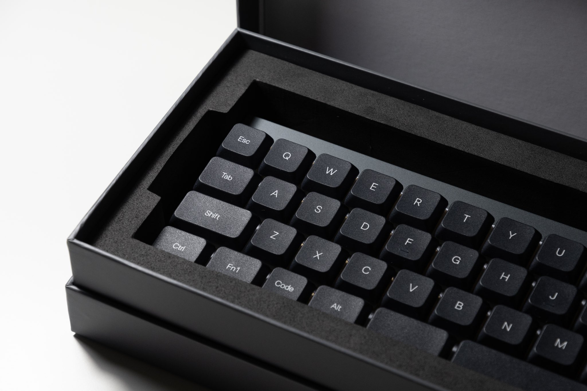 Vortex Core Plus キーボード Retro Grey Core Plus - 40% Size RGB CNC Aluminum Bottom Case - Vortex Keyboard