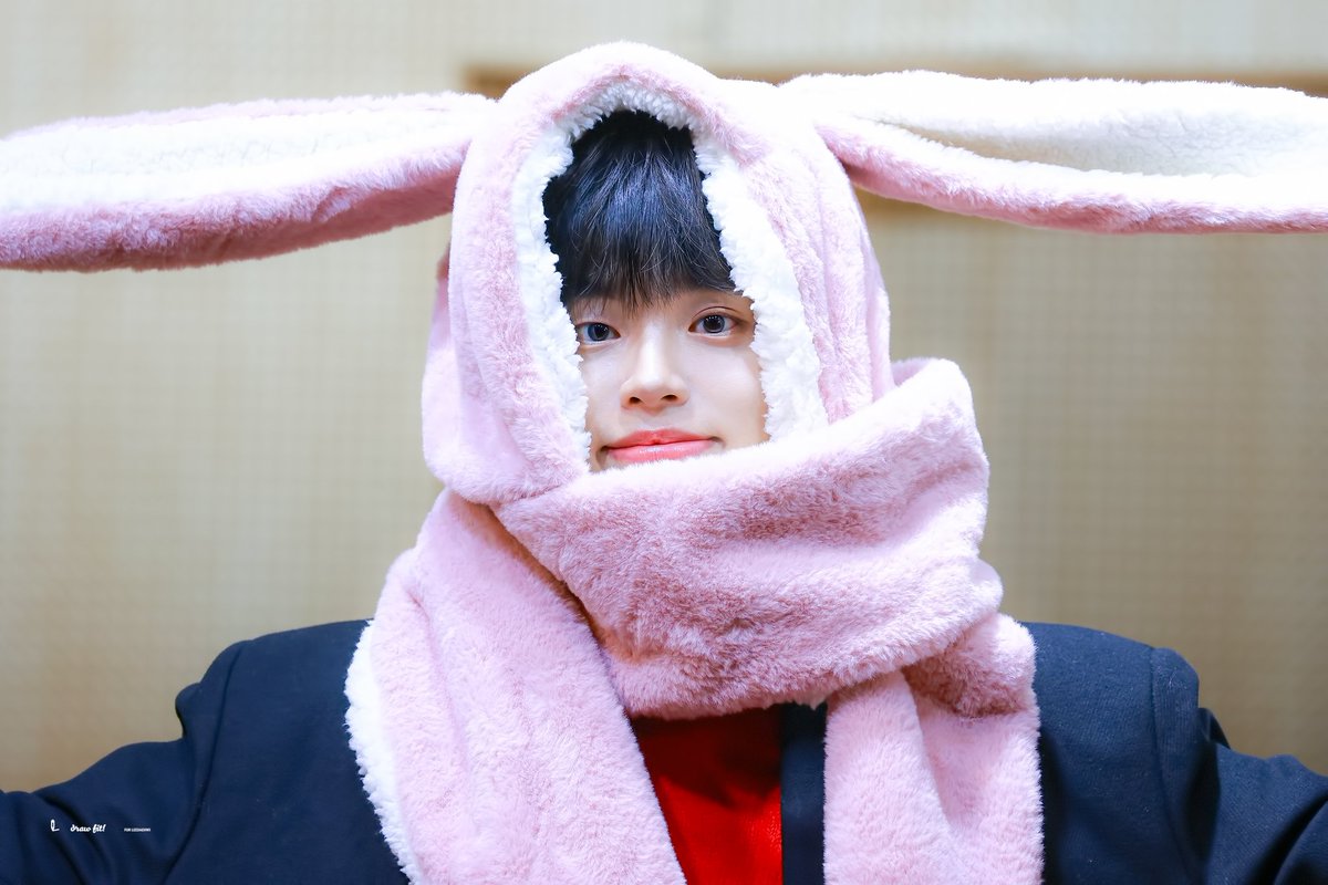 Daehwicom's tweet photo. 240111 🐰+대휘=❤️ #이대휘 #AB6IX #에이비식스 #DAEHWI https://t.co/QK1uw1ER0R