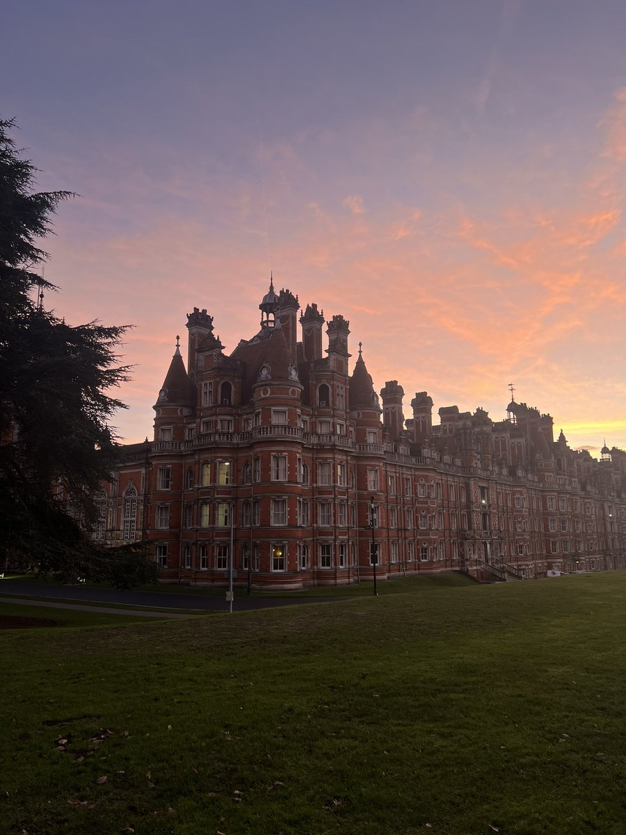 Welcome back for term 2 and good luck to everyone starting assessments this week across all Schools. 

Our wellbeing teams drop-in sessions recommence this morning from 11am. 

Disability: FE 153
International Advice: FE 132
Money Advice : FE 140
Wellbeing Support: FE 133