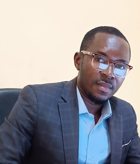 Je réalise que je vieillis. Un an de plus. Heureux anniversaire à moi.