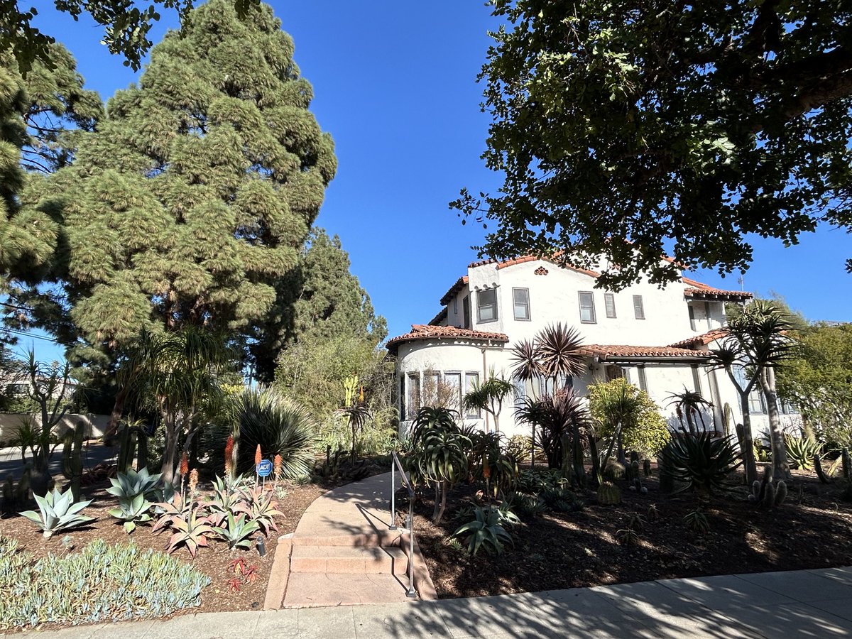 À quelques km du #PalisadesFire #SantaMonica