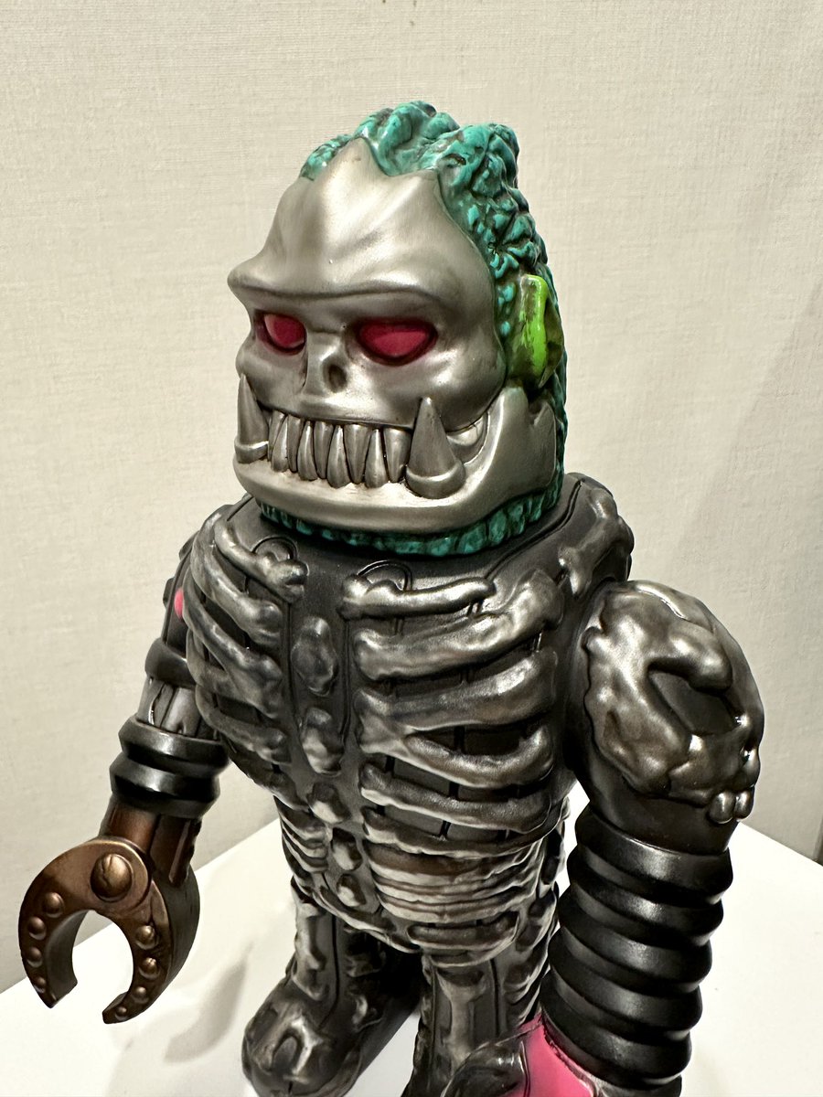 サイキックムーンさんのソフビ、ゴリスカルベーダーを塗装しました
