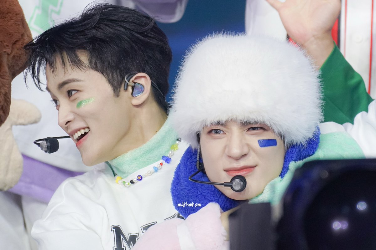 mdkhmkxm's tweet photo. 250112 smtown #nct #nctdream
#마크 #MARK #제노 #JENO https://t.co/9EMzhjmGu5