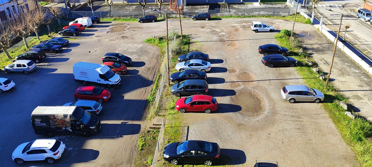 IUSamartin's tweet photo. 🚧 IU SAMARTÍN PROPONE MEJORAR LOS APARCAMIENTOS EN SITUACIÓN CRÍTICA 🚧

- Hace menos de un mes reclamamos al @SanMartin_ayto la necesidad de actuar en el aparcamiento del antiguo instituto de El Entrego. Abrimos 🧵👇🏻 https://t.co/Rlgu0yd7sg
