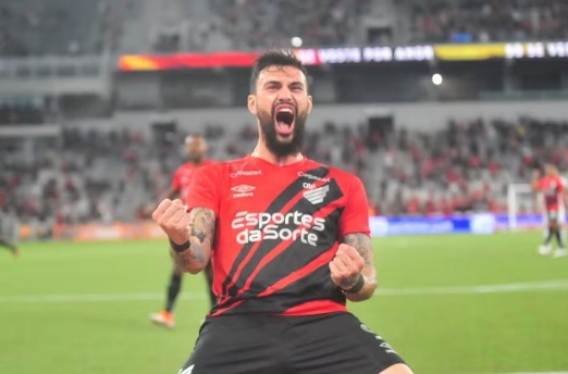 GabrielleeGomes's tweet photo. 🚨Sem acordo com o Athletico, Vitória recua por Mastriani

Rubro-Negro segue no mercado em busca de um centroavante, mas ainda não tem um nome

➡️Sobre Machado: por causa disso, Machado permanece no Vitória, até a diretoria achar uma outra solução.

>>>https://t.co/8VLqSCpbZy https://t.co/5jGeMZz3xo