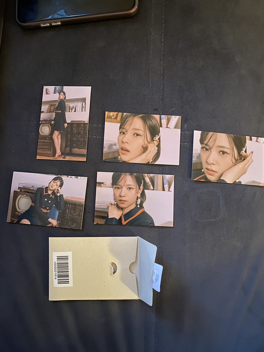 yoojyntn's tweet photo. Got my JY pcs tysm po uli. Sobrang dali kausap ni seller. Til next budol 💚🥰 @najeongzip  #cayproofs https://t.co/OG6ga59sKM