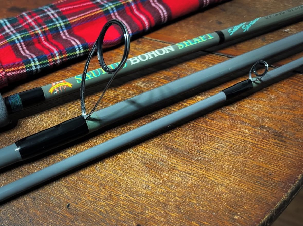 l_r_factory's tweet image. 《KIW様分》

【Sports SAURUS Saltwater Sportsman 12'6"】

☆既存のチタン/sic SVガイドを取り外し→ チタン/トルザイト Kガイドに換装。使用スレッド:Black

詳細↓
instagram.com/p/DEwtVS0vd-C/…

#lr_custom_rod
#customrod
#カスタムロッド