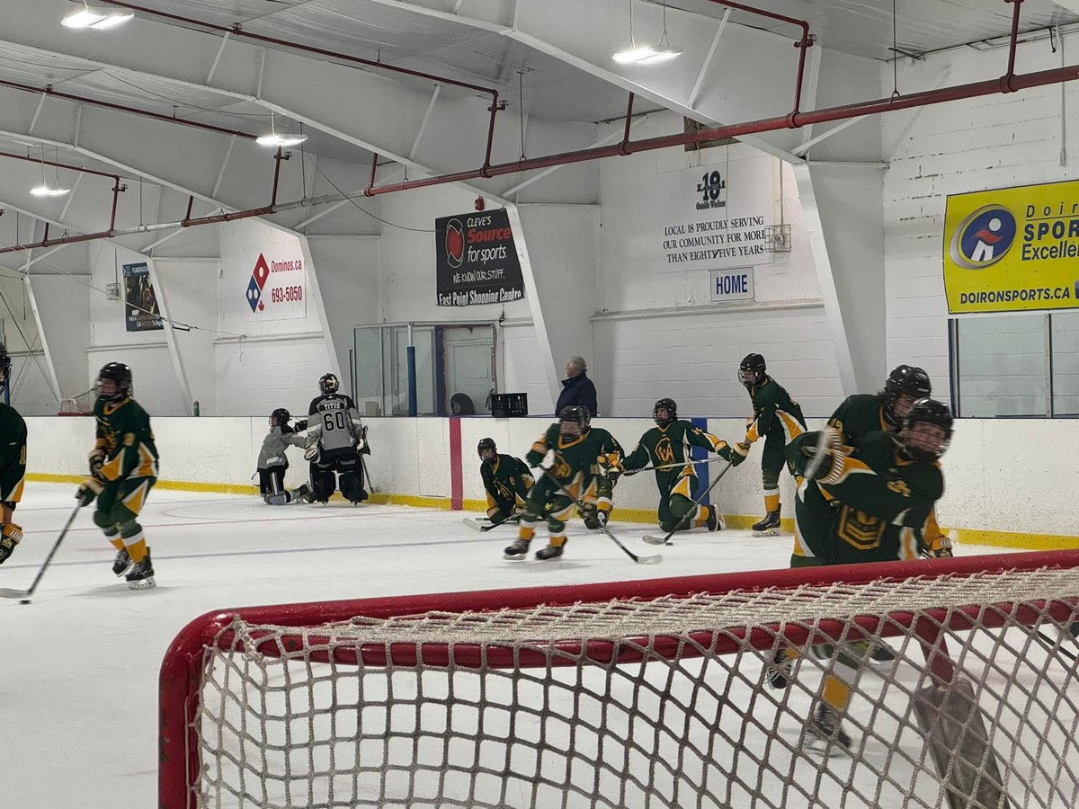 A busy weekend for #Seabee sports wrapped up with a win from our #boyshockey team over <a href="/SJHighSchool/">SJHS</a> 👏 #hardworkpaysoff #highschool