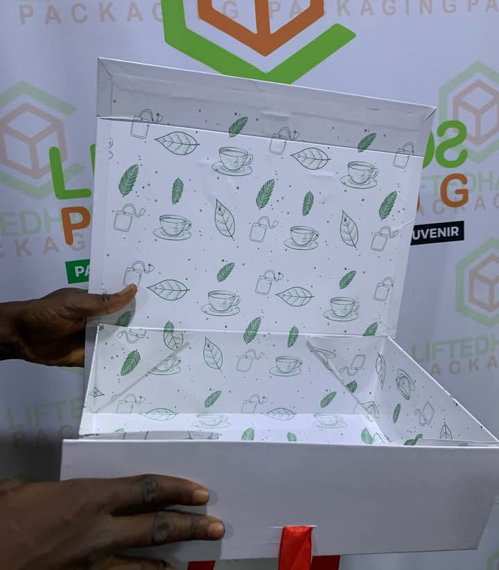 JattoQudus's tweet photo. COLLAPSIBLE BOX

To Place Your Order;
📍Send us a DM @LiftedhandsP 
📍Call +2348074692174
Location:- Ilorin
Delivery Nationwide 

#boxmaking #paperbag #giftbox #ilorinpackaging #packagingbox #satinbag #weddingsouvenirs #brandinginlagos #Packaging #ilorin #liftedhandspackaging https://t.co/DFtl02Nk6X