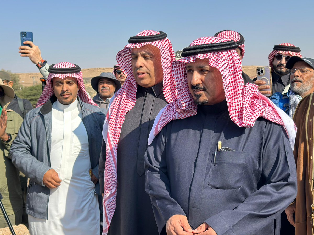 سعادة محافظ القويعية 
الاستاذ / سعد بن محمد بن معمر
يرعى حفل تدشين مسار القويعية
بحضور رئيس جمعية درب 
د. عبدالله القويز
 وحضور الداعم للمسار رجل الأعمال الاستاذ / بداح بن عبدالله البداح
وحضور مجموعه من الفرق الرياضة ومحبي المشي في الطبيعة

كل الشكر والتقدير لمهندس المسار