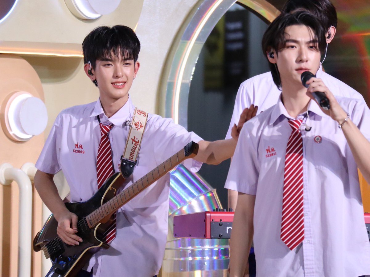 Fairry_area's tweet photo. “Siam center music new gen” ขอบคุณทาง @siamcenter ที่เชิญน้องๆวงfridayband มาเป็นส่วนหนึ่งของงานในวันเสาร์ที่ผ่านมานะคะ

SIAMCENTERxFridayband

#siamcenter 
#fairryfair 
#fridayband 
#friendofsiamcenter 
#siamcenterxlovesick2024
#LoveSick2024 #Tia51 https://t.co/i6jk2iCNRA