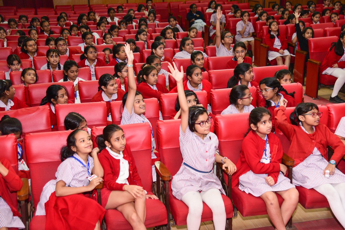 BITMKolkata's tweet image. #ScienceDemonstrationLecture on #Eclipses for students of Modern High School for Girls at @BITMKolkata,a Unit of @ncsmgoi, @MinOfCultureGoI - on January 13, 2024.

#BetiBachaoBetiPadhao @PIBCulture