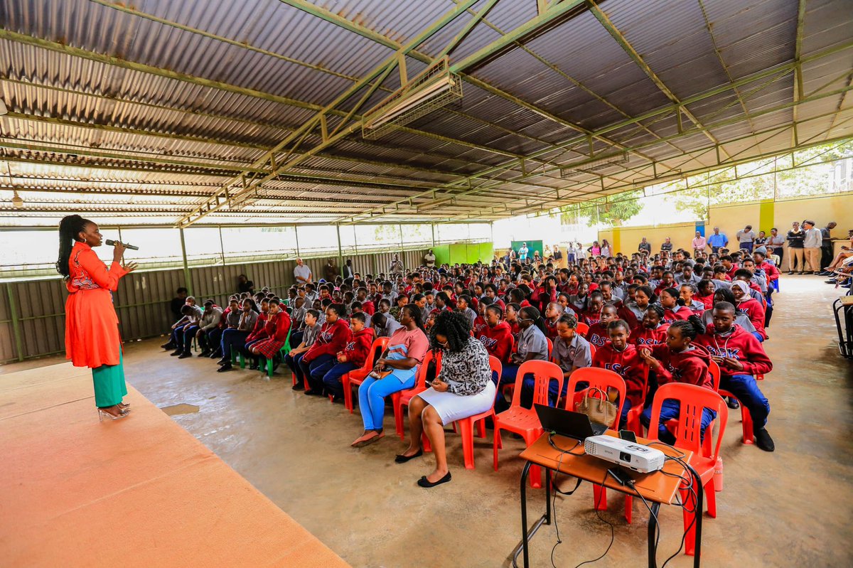 MentalPitch's tweet photo. Did you know creating safe spaces for kids to express emotions is key to breaking mental health stigma? 🌟 Last year, our founder Maggimbi Agnes led a talk at British School of Kampala on “Normalizing Mental Health Around Kids.”

Thread 🧵 https://t.co/PrV9qIktc3