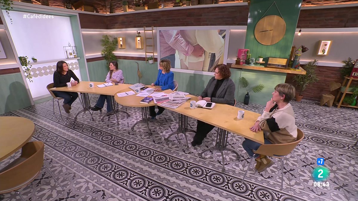☕️Primera hora del <a href="/cafedidees_rtve/">Cafè d'idees</a> 

📌 Assetjament a dones periodistes | <a href="/gemmaherrero/">Gemma Herrero</a> <a href="/ElenaParrenoG/">Elena Parreño Gala</a>
📌 Actualitat política | <a href="/LauraAzLlu/">Laura Aznar Llucià</a> <a href="/igpagan/">Isabel Garcia Pagan</a>
📌 Habitatge
📌 Incendis a Los Angeles
📌#ElTemps | <a href="/SergiLoras/">Sergi Loras Gironès</a> <a href="/eltemps_rtve/">El Temps</a>

📻rtve.es/a/16404503