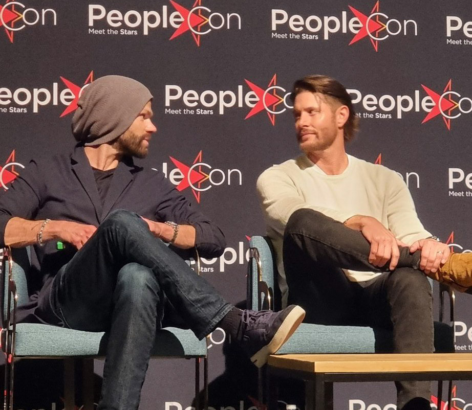 Soulmates_J2's tweet image. #DLC6
That time when J2 worked out a mini panel for themselves (there wasn't one initially) and then couldn't stop chatting 😌