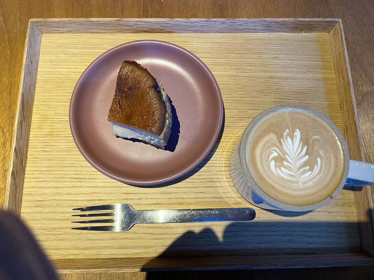 guimauve_mk's tweet photo. 奥渋にあるTHE LATTE TOKYOのホットハニーラテ（3枚目）好みすぎる https://t.co/5nMxhsp39v