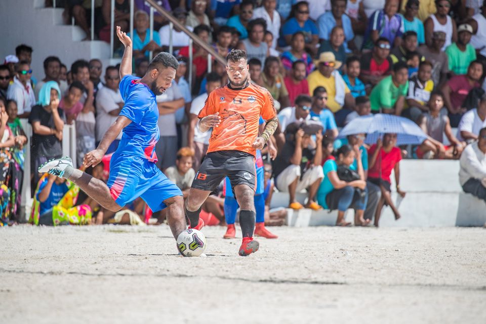 🇰🇮 Kiribati has unveiled a set of new national football shirts.

The Micronesian island country is an Associate member of Oceania Football Confederation. 

Kiribati hasn't played an 11-a-side match since 2011 but played a futsal tournament in the Marshall Islands last year.

For