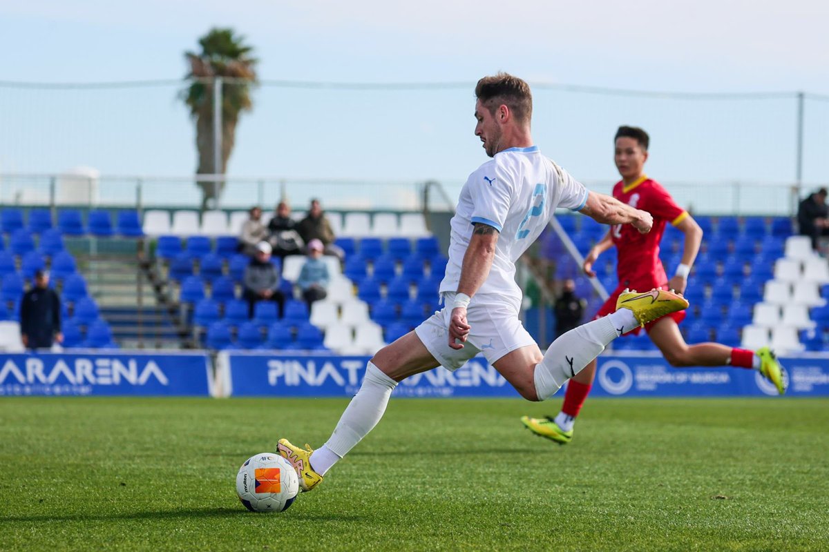 ✍🏻⚽ <a href="/ruloprieto3/">Raul Prieto</a>, <a href="/mariohfdez/">Mario</a> y <a href="/FondarellaD/">FONDARELLA</a>, alto nivel en los laterales.

🔗 afefutbol.com/Rulo-Mario-Fon…

#SesionesAFE 36