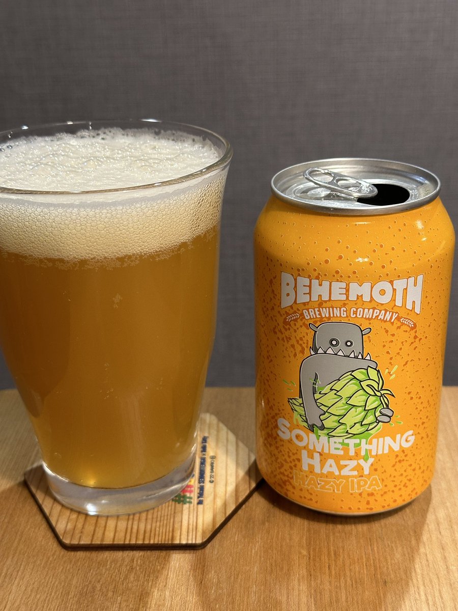 ベヒーモスブリューイングのサムシングへジー
うまい！
割と近所に小さいのに海外ビールの品揃えが異様にいい酒屋を発見したのでちょくちょく通いたい
