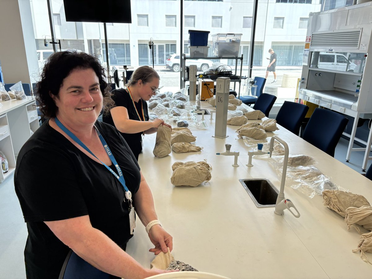 Jacqueline Halpin (@jaxhalpin) on Twitter photo Christmas might be over, but the gifts keep coming for the <a href="/AntarcticSciAus/">Australian Centre for Antarctic Science (ACEAS)</a> geo team! 🪨🎁
Today <a href="/IMASUTAS/">IMAS</a> Dr Jodi Fox took delivery of new rock samples from Gaussberg - East Antarctica’s only exposed volcano 🌋 (even geophysicists were excited, right <a href="/Ina_Else/">Katharina Hochmuth</a> 😉) ⚒️🧪 Christmas might be over, but the gifts keep coming for the <a href="/AntarcticSciAus/">Australian Centre for Antarctic Science (ACEAS)</a> geo team! 🪨🎁
Today <a href="/IMASUTAS/">IMAS</a> Dr Jodi Fox took delivery of new rock samples from Gaussberg - East Antarctica’s only exposed volcano 🌋 (even geophysicists were excited, right <a href="/Ina_Else/">Katharina Hochmuth</a> 😉) ⚒️🧪